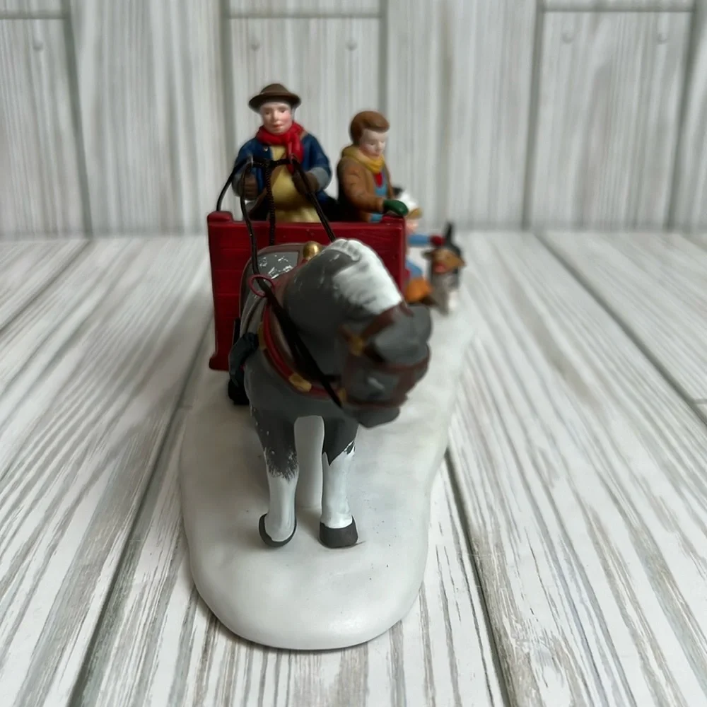 Dept 56 New England Village Over The River And Through The Woods #56546 Retired‎